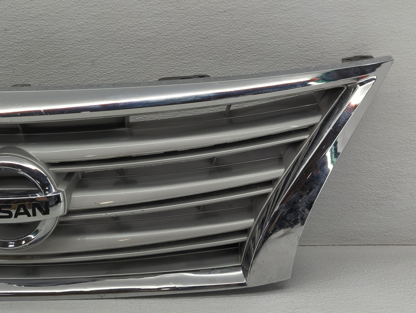 2018-2018 Nissan Maxima Front Bumper Grille Cover - Oemusedautoparts1.com