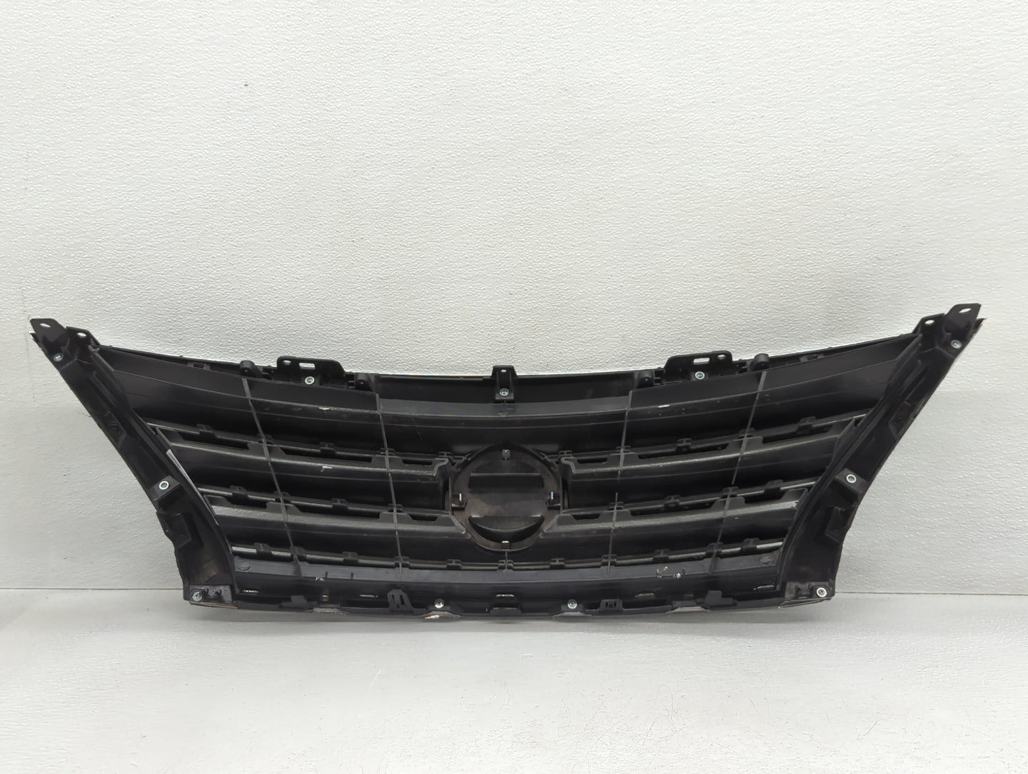 2018-2018 Nissan Maxima Front Bumper Grille Cover - Oemusedautoparts1.com