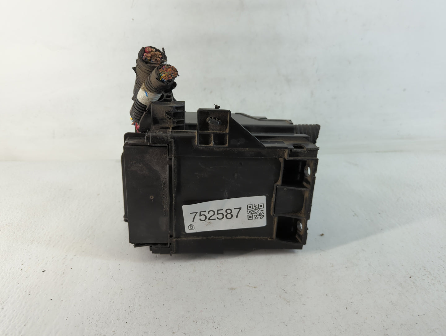 2015-2019 Nissan Micra Fusebox Fuse Box Panel Relay Module P/N:284B8 1HA0B Fits Fits 2013 2014 2015 2016 2017 2018 2019 OEM 