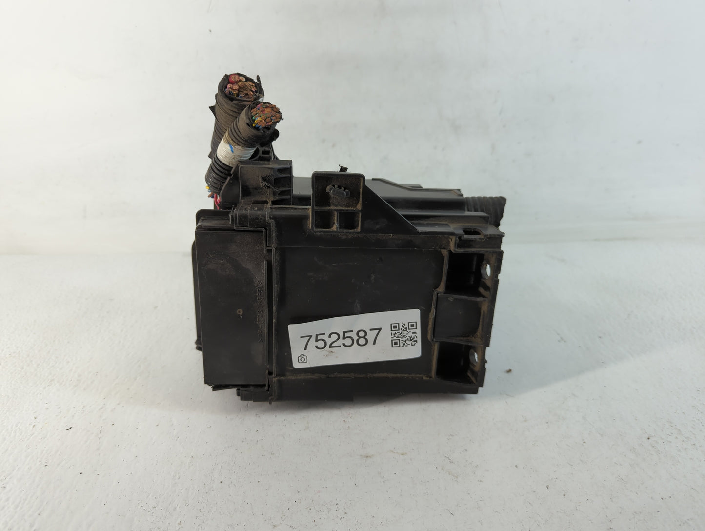 2015-2019 Nissan Micra Fusebox Fuse Box Panel Relay Module P/N:284B8 1HA0B Fits Fits 2013 2014 2015 2016 2017 2018 2019 OEM 