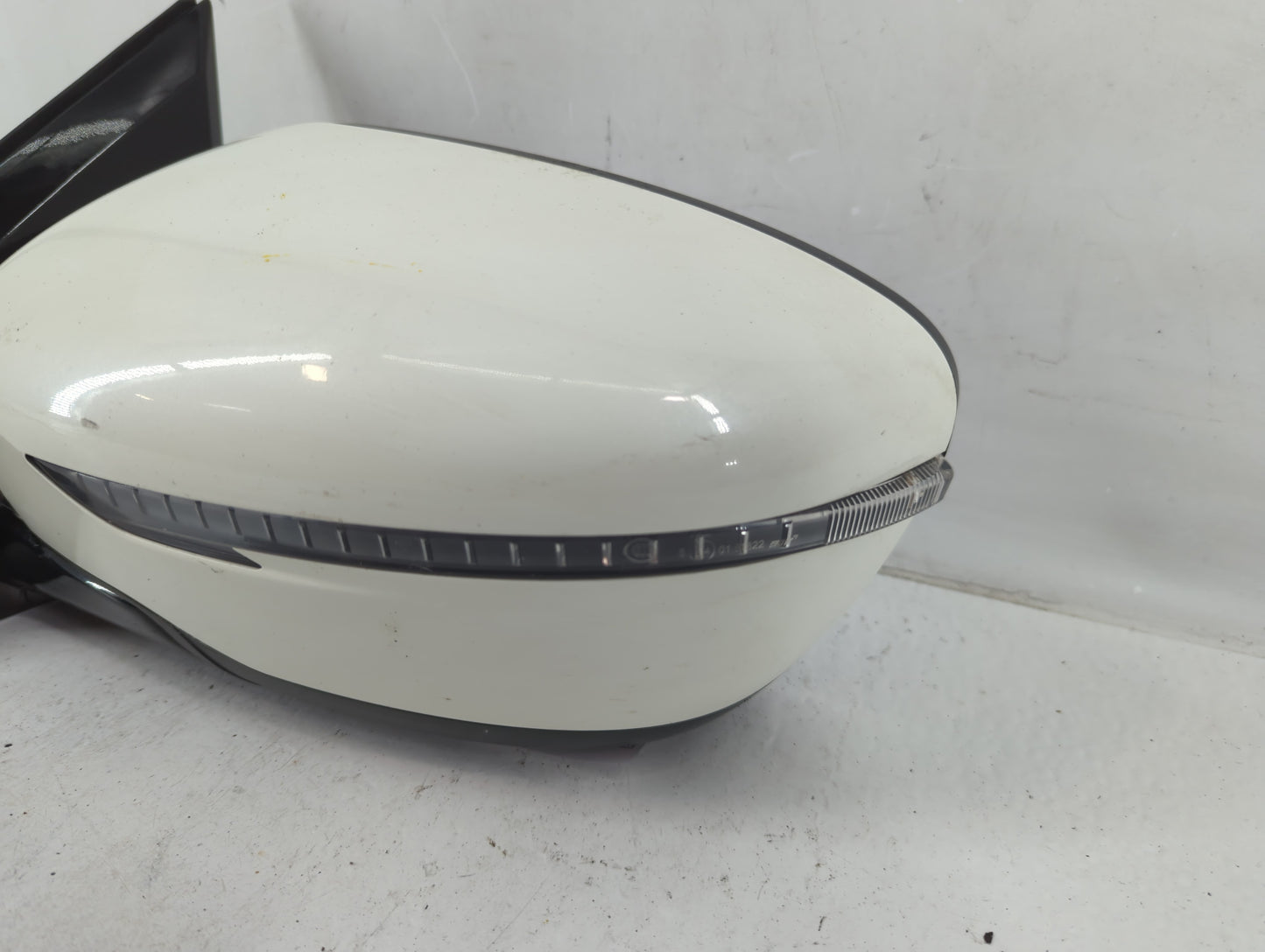 2016-2022 Nissan Murano Driver Side View Mirror - Left Door Mirror OEM Used - Oemusedautoparts1.com