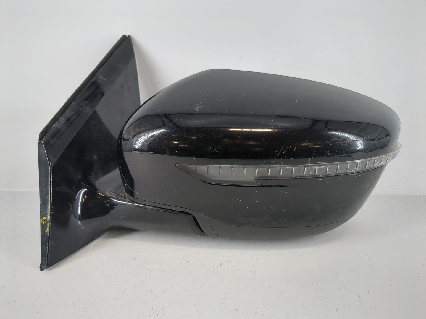2016-2022 Nissan Murano Driver Side View Mirror - Left Door Mirror OEM Used - Oemusedautoparts1.com