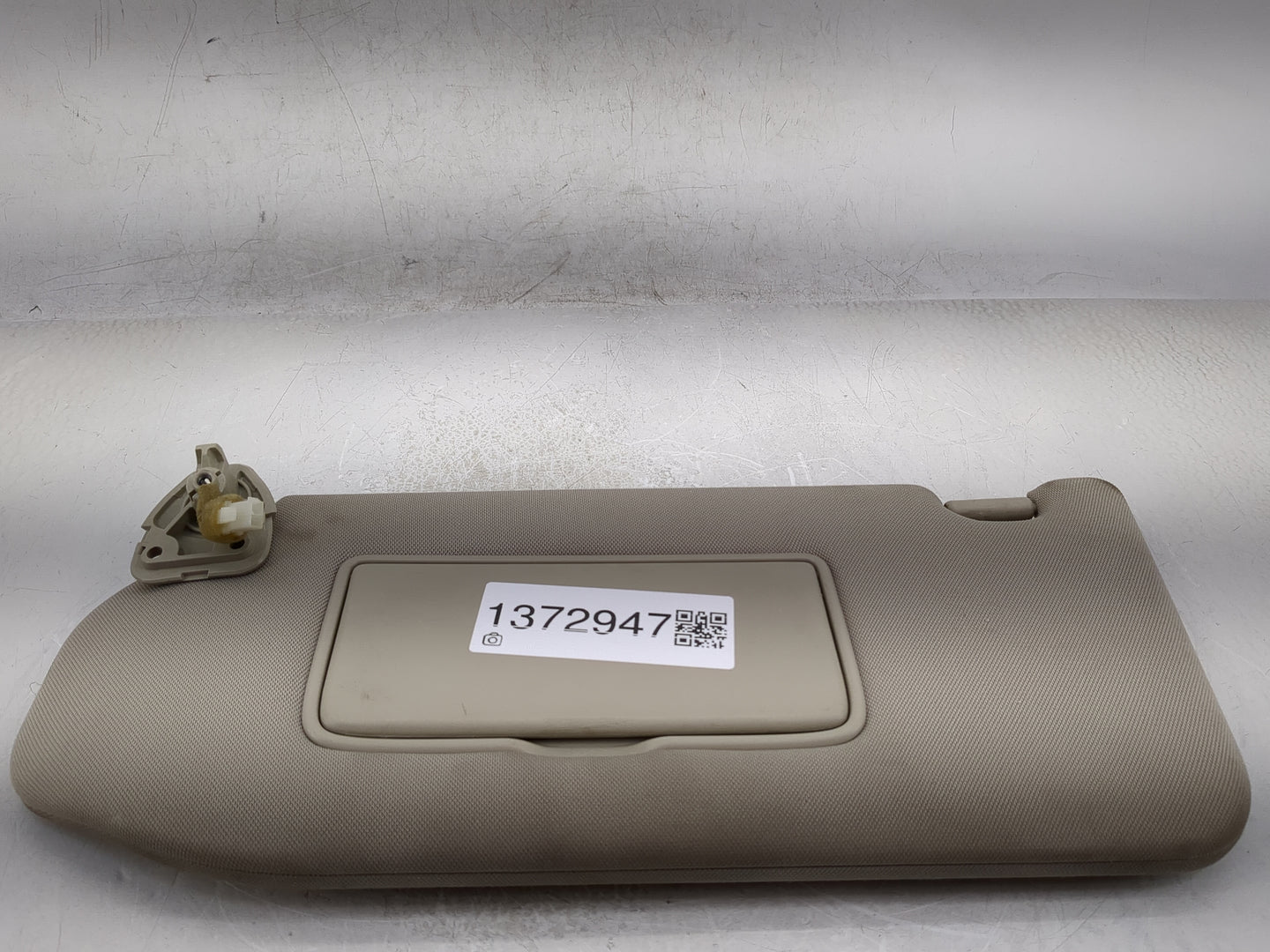 2015-2018 Nissan Murano Sun Visor Shade Replacement Driver Left Mirror Fits Fits 2015 2016 2017 2018 OEM Used Auto Parts - O
