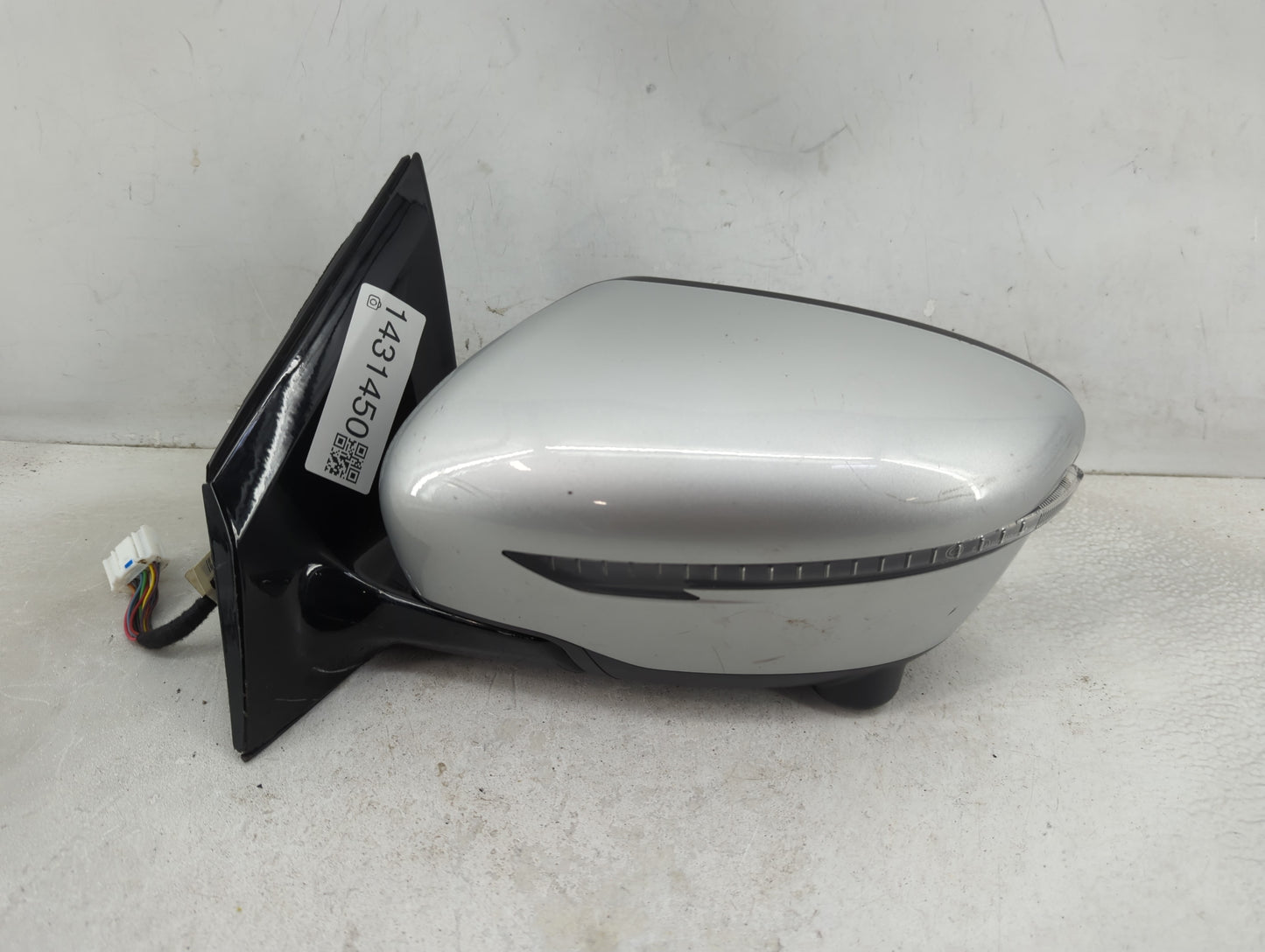 2016-2022 Nissan Murano Driver Side View Mirror - Left Door Mirror OEM Used - Oemusedautoparts1.com