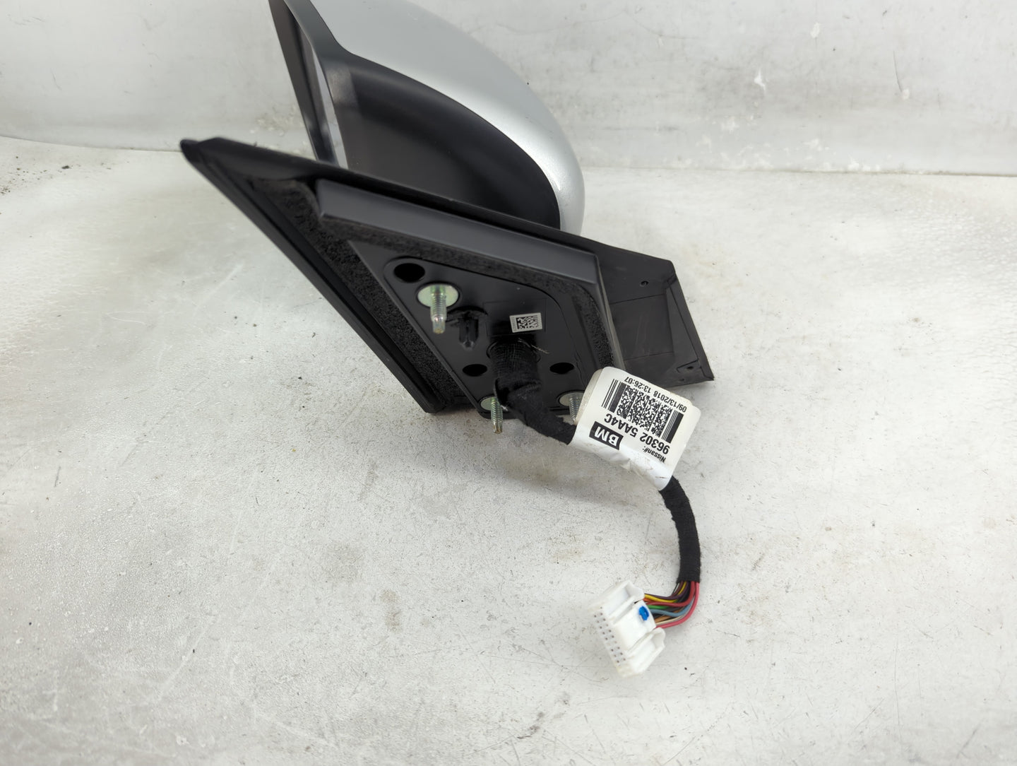 2016-2022 Nissan Murano Driver Side View Mirror - Left Door Mirror OEM Used - Oemusedautoparts1.com
