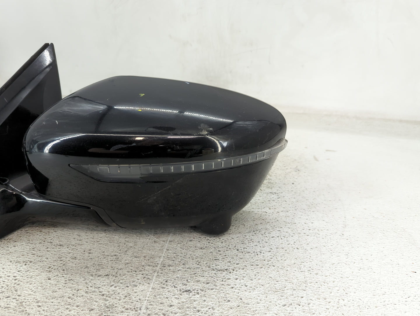 2016-2022 Nissan Murano Driver Side View Mirror - Left Door Mirror OEM Used - Oemusedautoparts1.com