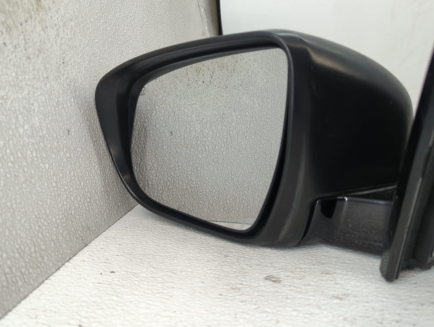 2016-2022 Nissan Murano Driver Side View Mirror - Left Door Mirror OEM Used - Oemusedautoparts1.com