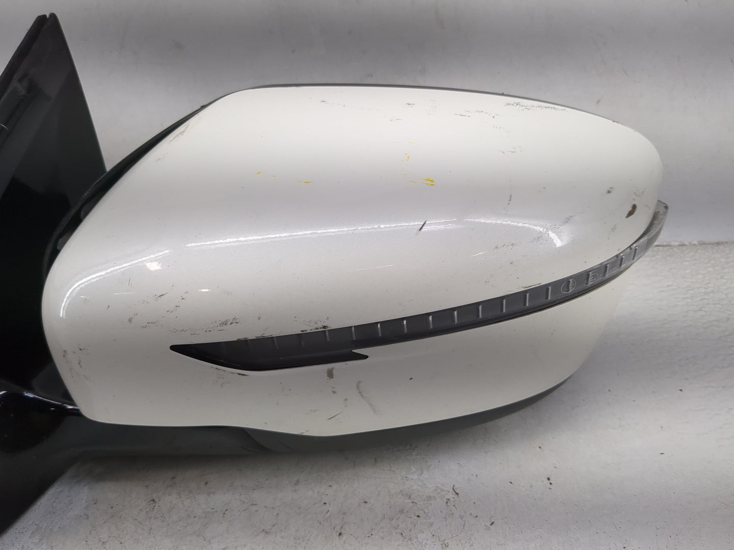 2016-2022 Nissan Murano Driver Side View Mirror - Left Door Mirror OEM Used - Oemusedautoparts1.com