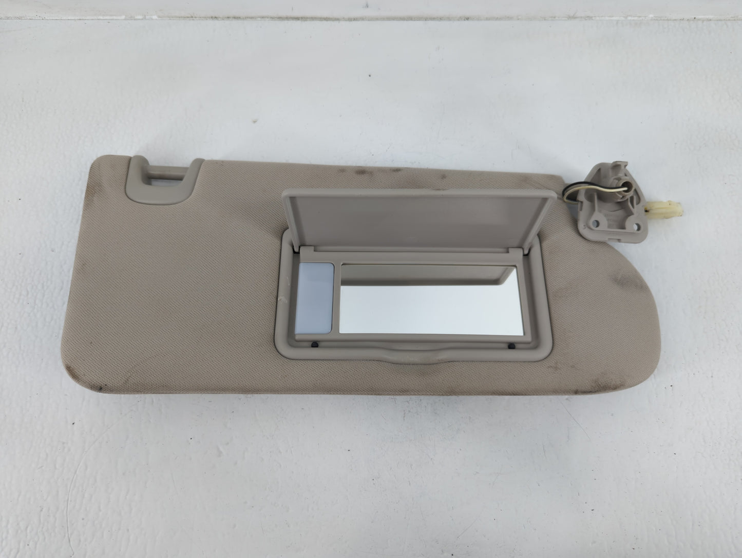 2015-2018 Nissan Murano Sun Visor Shade Replacement Passenger Right Mirror Fits Fits 2015 2016 2017 2018 OEM Used Auto Parts