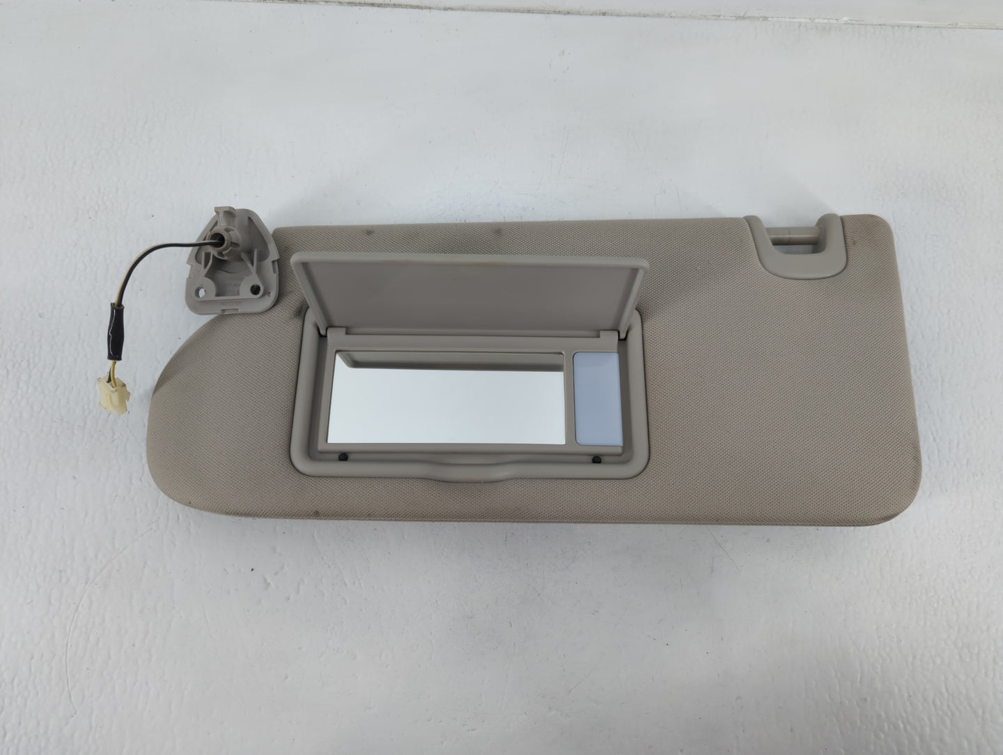 2015-2018 Nissan Murano Sun Visor Shade Replacement Driver Left Mirror Fits Fits 2015 2016 2017 2018 OEM Used Auto Parts - O