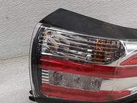 2016-2018 Nissan Murano Tail Light Assembly Passenger Right OEM P/N:26550-5AA0B Fits Fits 2016 2017 2018 OEM Used Auto Parts