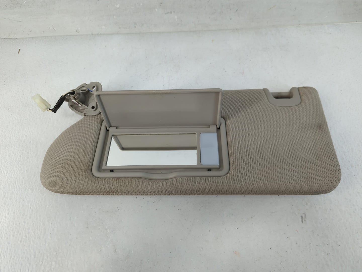 2015-2018 Nissan Murano Sun Visor Shade Replacement Driver Left Mirror Fits Fits 2015 2016 2017 2018 OEM Used Auto Parts - O