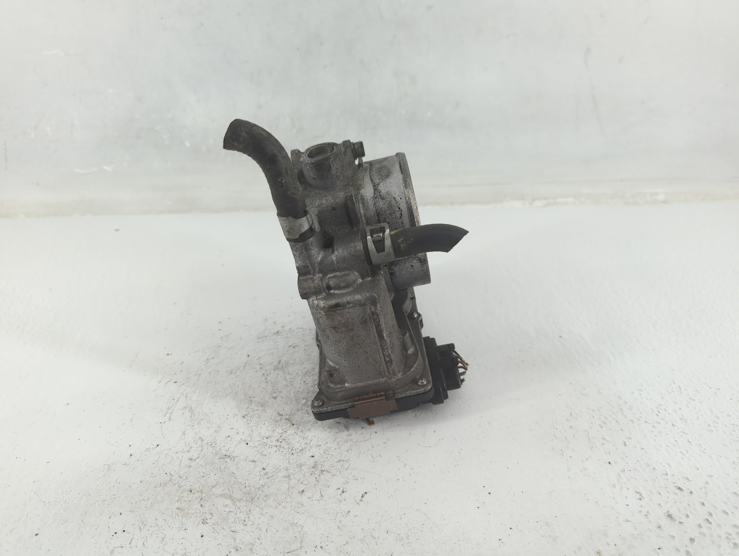 2014-2020 Nissan Nv2500 Throttle Body P/N:16119 7S001 F Fits Fits 2012 2013 2014 2015 2016 2017 2018 2019 2020 OEM Used Auto