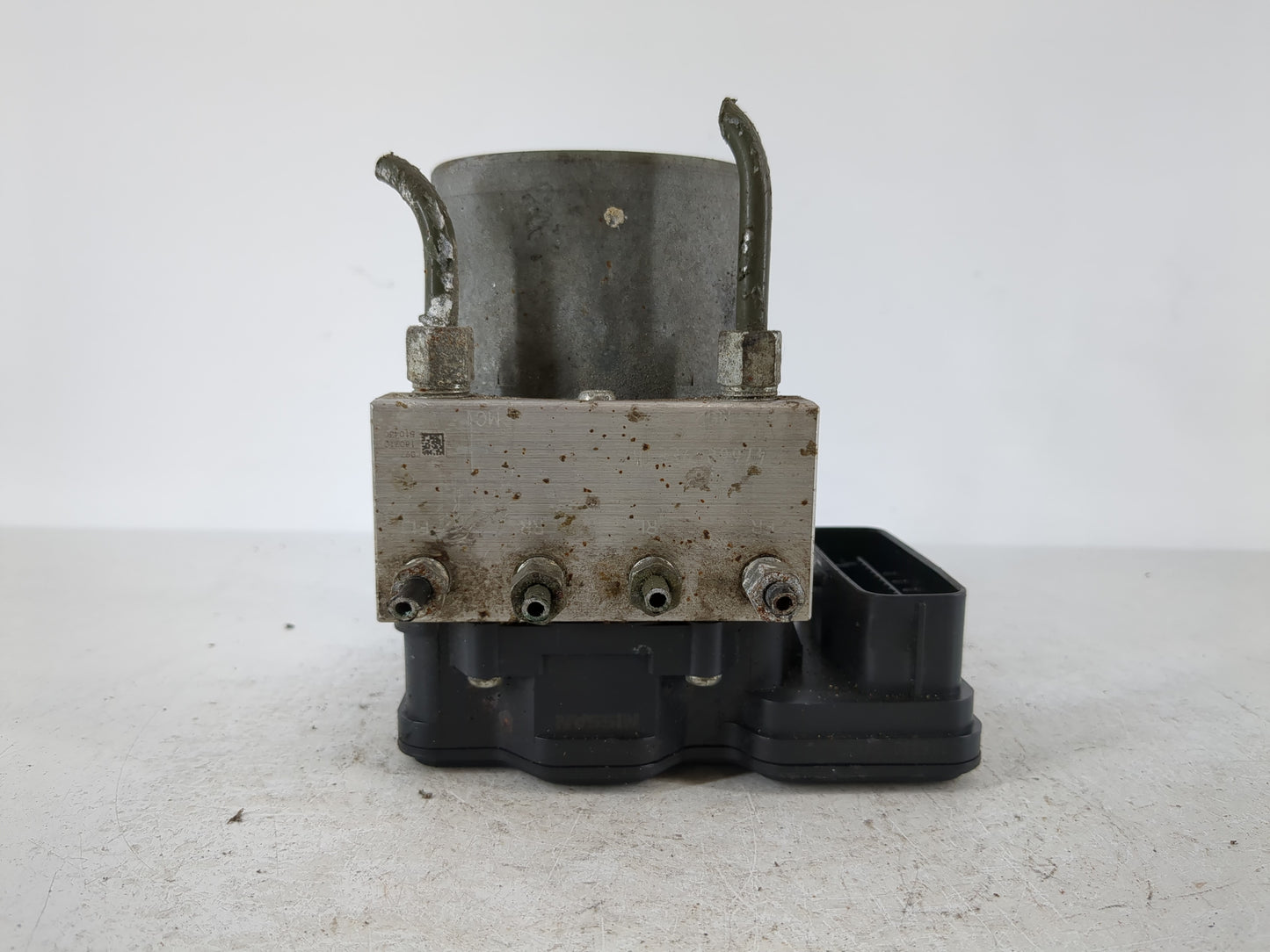 2018-2020 Nissan Pathfinder ABS Pump Control Module Replacement P/N:116030-51100 Fits Fits 2018 2019 2020 OEM Used Auto Part