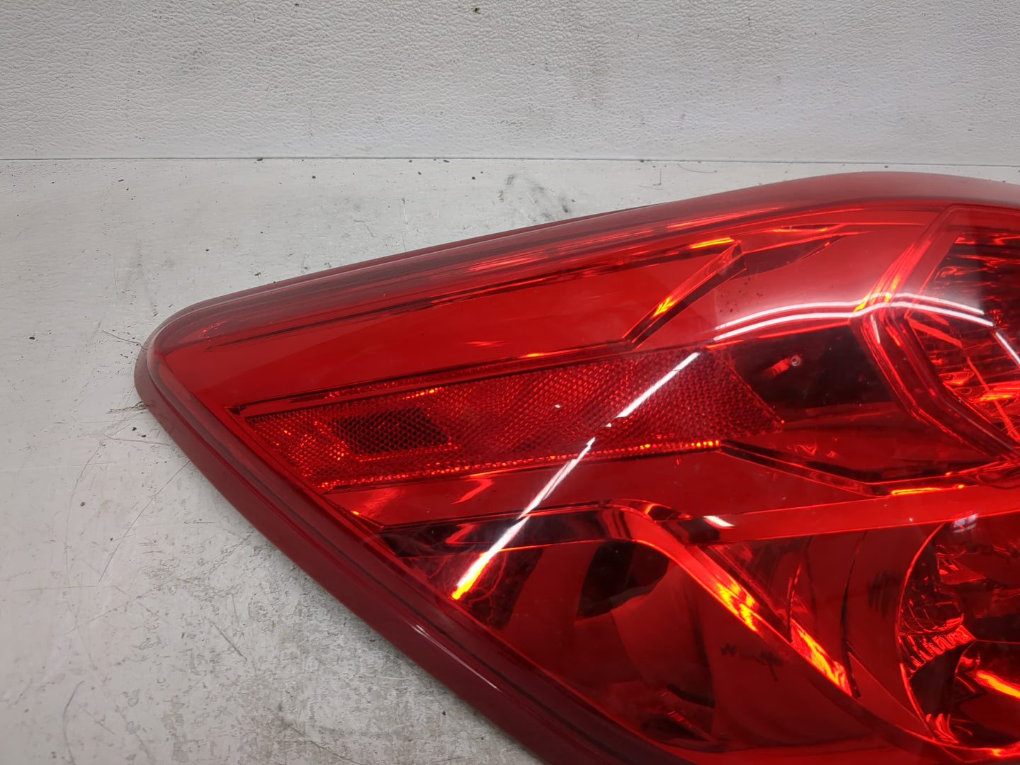 2017-2020 Nissan Pathfinder Tail Light Assembly Driver Left OEM Fits Fits 2017 2018 2019 2020 OEM Used Auto Parts - Oemuseda