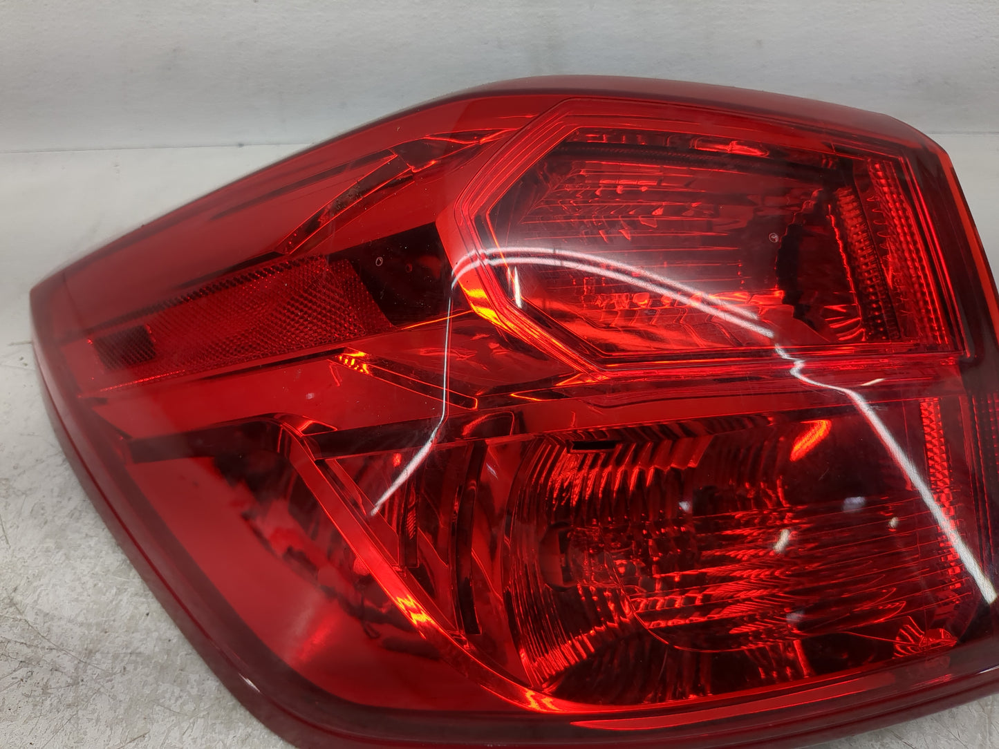 2017-2020 Nissan Pathfinder Tail Light Assembly Driver Left OEM Fits Fits 2017 2018 2019 2020 OEM Used Auto Parts - Oemuseda