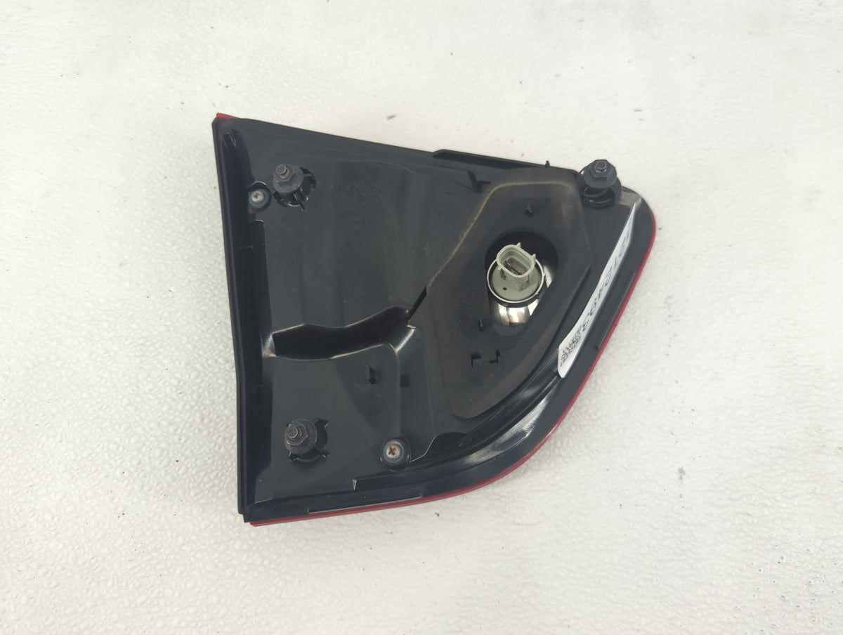 2017 Nissan Pathfinder Passenger Right Side Deck Lid Mounted Tail Light 1212493 - Oemusedautoparts1.com