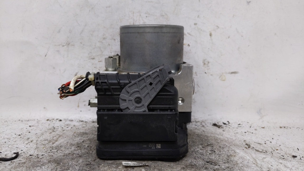 2018-2019 Nissan Pathfinder ABS Pump Control Module Replacement Fits Fits 2018 2019 OEM Used Auto Parts - Oemusedautoparts1.