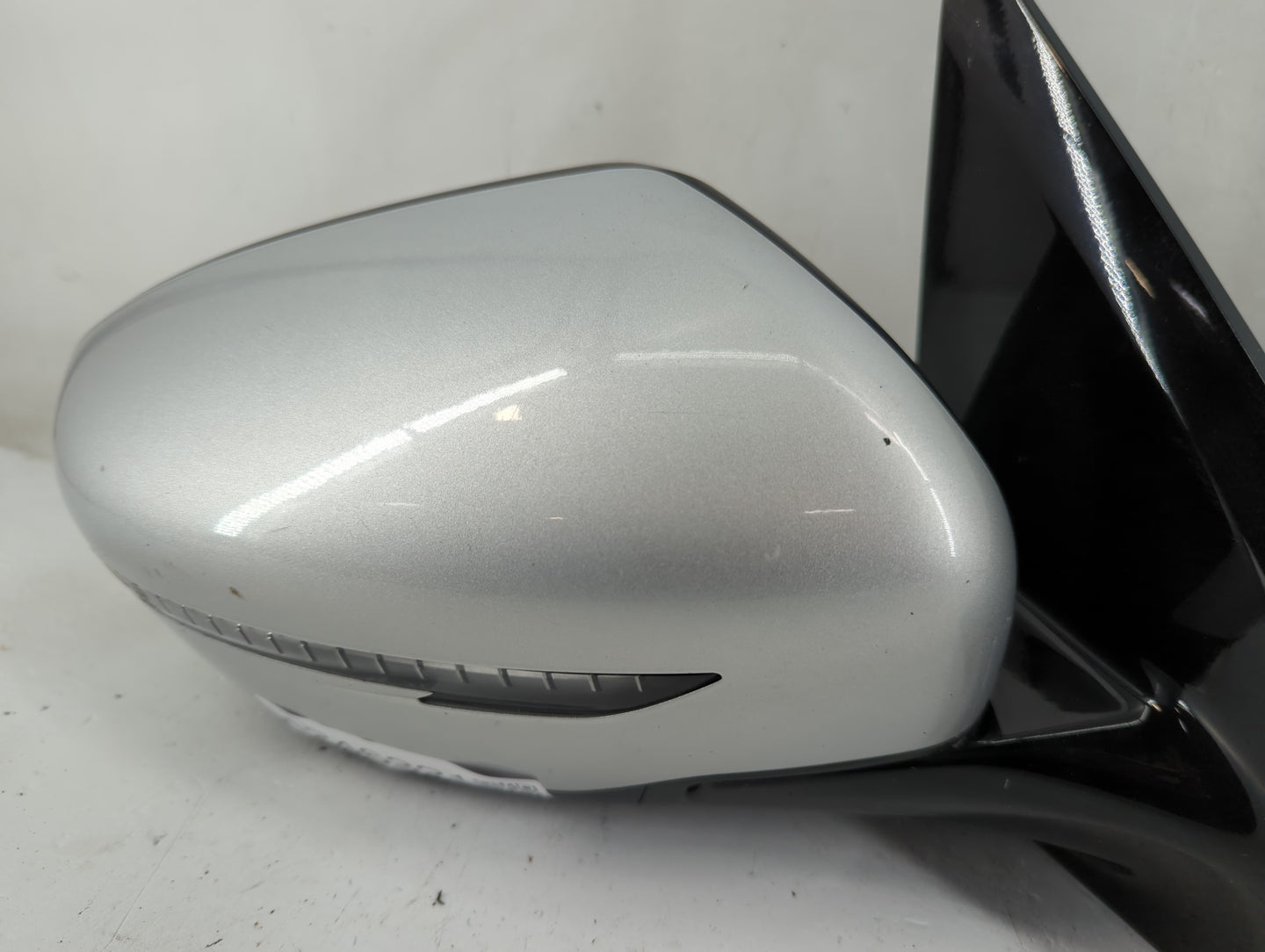 2018-2020 Nissan Pathfinder Passenger Side View Mirror - Right Door Mirror OEM Used - Oemusedautoparts1.com