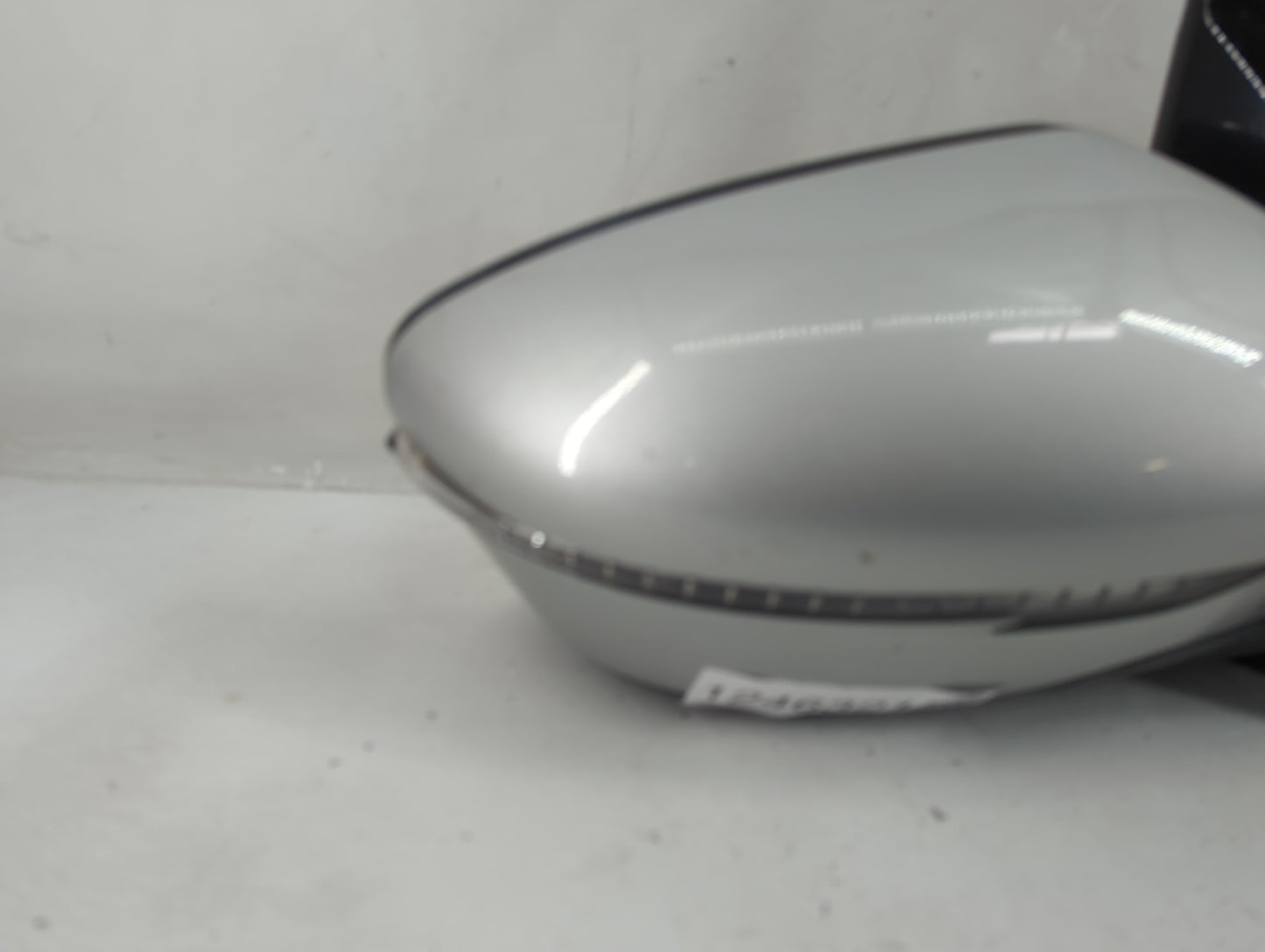 2018-2020 Nissan Pathfinder Passenger Side View Mirror - Right Door Mirror OEM Used - Oemusedautoparts1.com