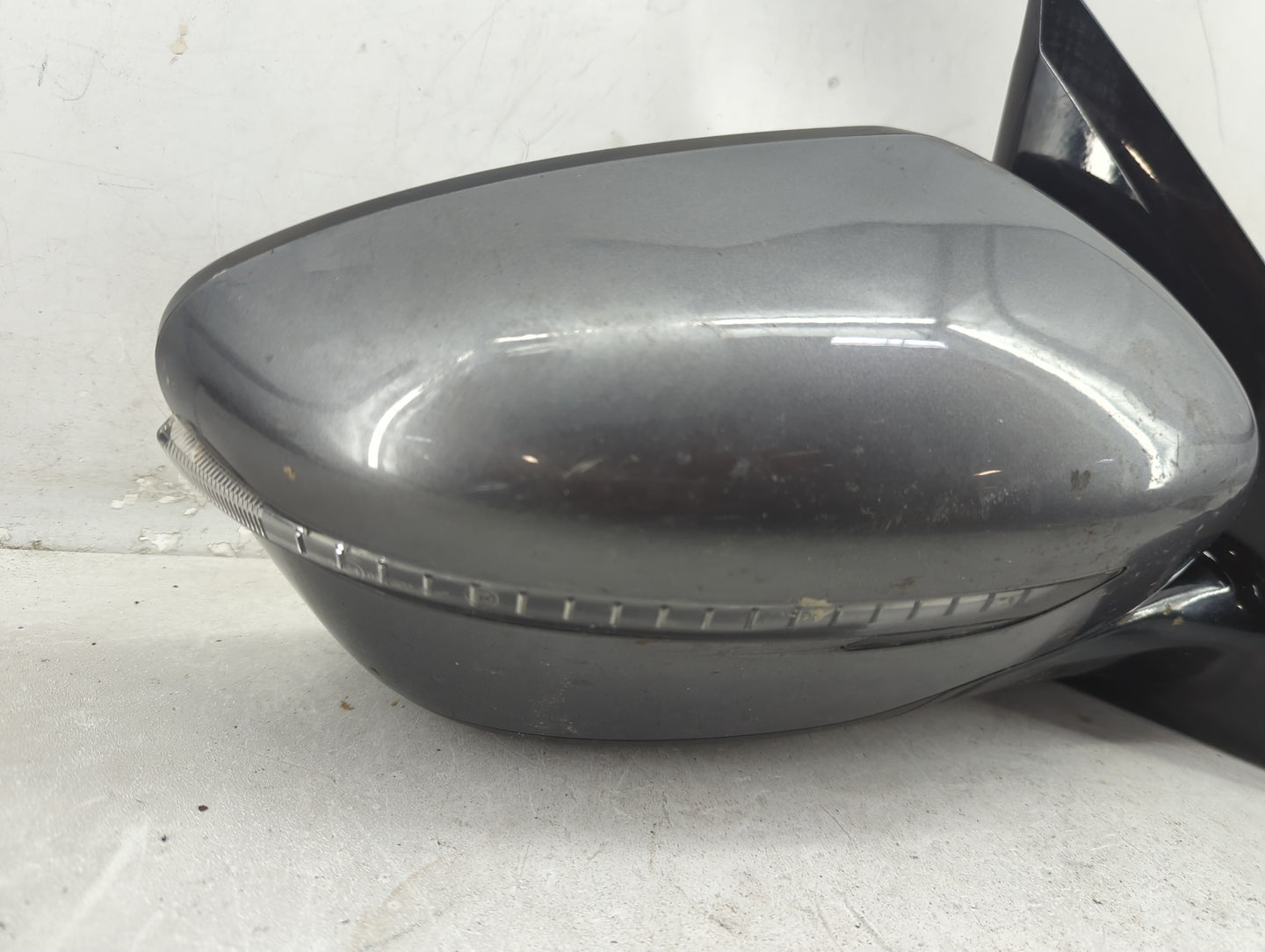 2018-2020 Nissan Pathfinder Passenger Side View Mirror - Right Door Mirror OEM Used - Oemusedautoparts1.com