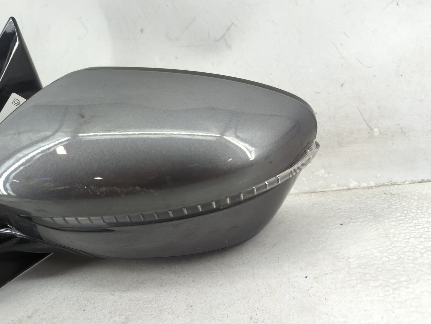 2018-2020 Nissan Pathfinder Driver Side View Mirror - Left Door Mirror OEM Used - Oemusedautoparts1.com