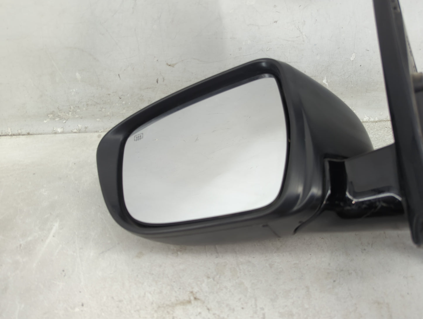 2018-2020 Nissan Pathfinder Driver Side View Mirror - Left Door Mirror OEM Used - Oemusedautoparts1.com
