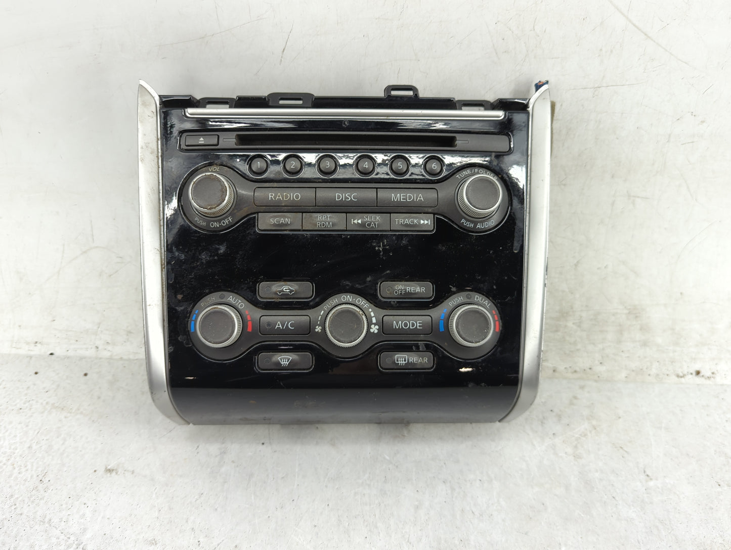 2018 Nissan Pathfinder Radio AM FM Cd Player Receiver Replacement P/N:9PJ0C 210220 Fits OEM Used Auto Parts - Oemusedautopar