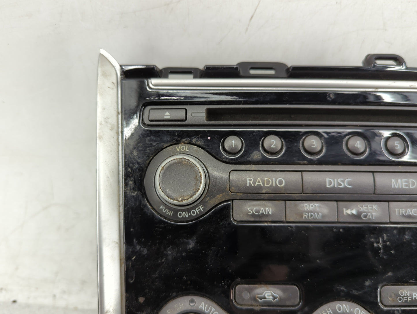 2018 Nissan Pathfinder Radio AM FM Cd Player Receiver Replacement P/N:9PJ0C 210220 Fits OEM Used Auto Parts - Oemusedautopar