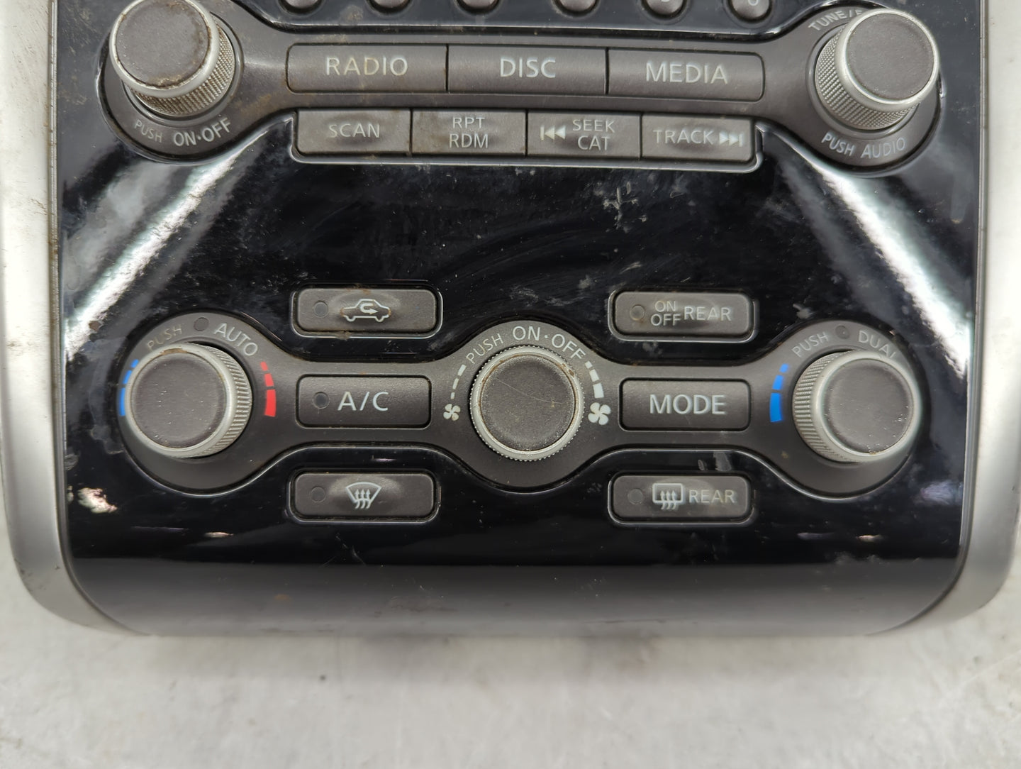 2018 Nissan Pathfinder Radio AM FM Cd Player Receiver Replacement P/N:9PJ0C 210220 Fits OEM Used Auto Parts - Oemusedautopar