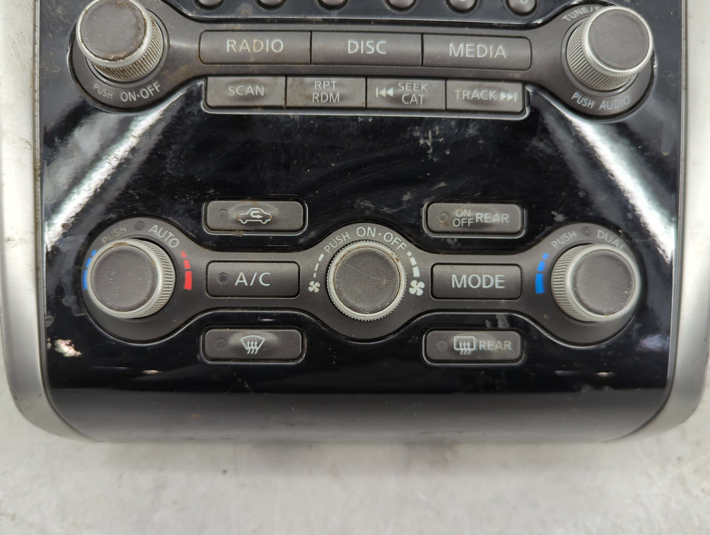 2018 Nissan Pathfinder Radio AM FM Cd Player Receiver Replacement P/N:9PJ0C 210220 Fits OEM Used Auto Parts - Oemusedautopar