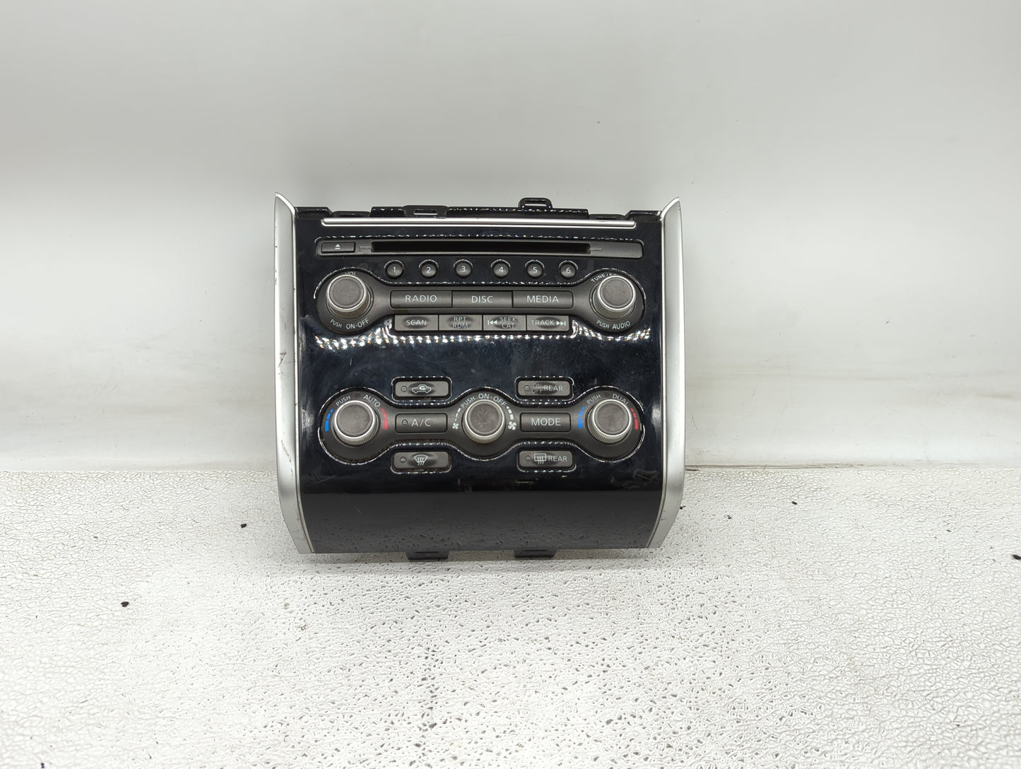 2018 Nissan Pathfinder Radio AM FM Cd Player Receiver Replacement P/N:9PJ0C 210220 Fits OEM Used Auto Parts - Oemusedautopar