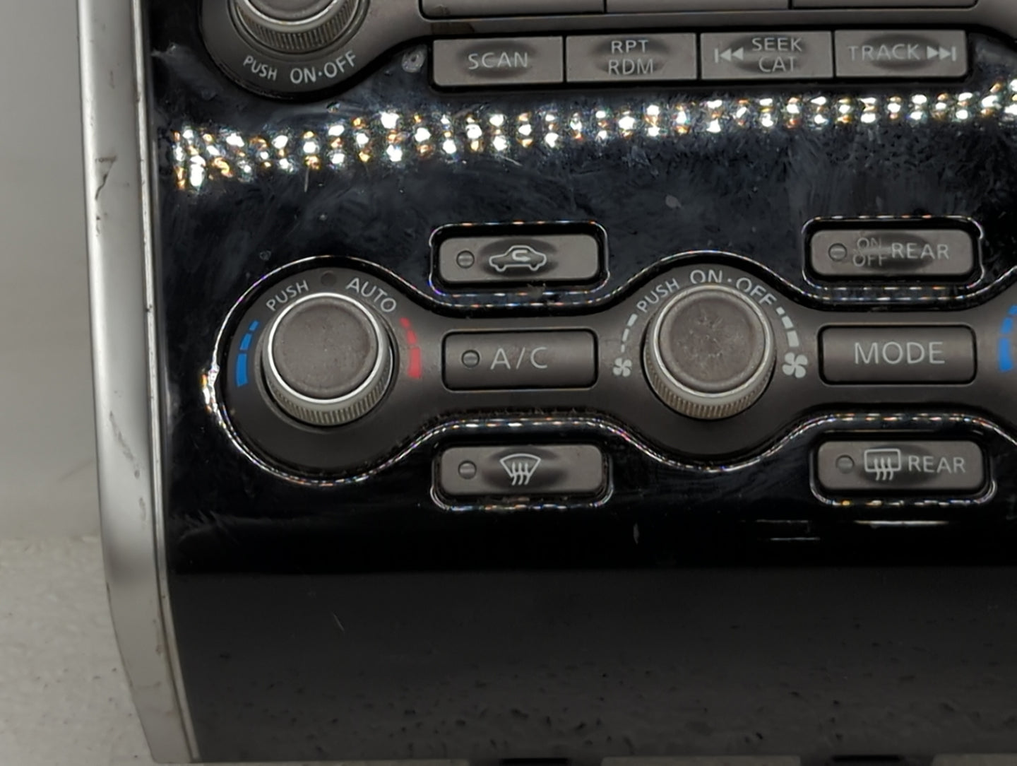 2018 Nissan Pathfinder Radio AM FM Cd Player Receiver Replacement P/N:9PJ0C 210220 Fits OEM Used Auto Parts - Oemusedautopar