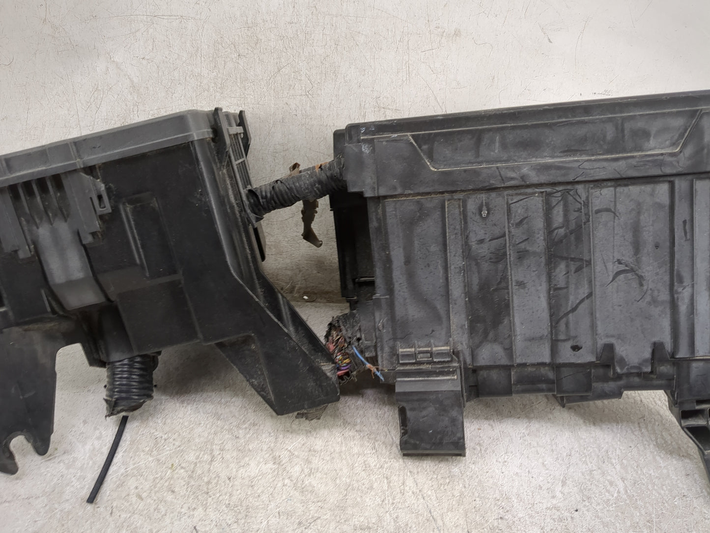 2015-2022 Nissan Pathfinder Fusebox Fuse Box Panel Relay Module Fits Fits 2015 2016 2017 2018 2019 2020 2022 OEM Used Auto P
