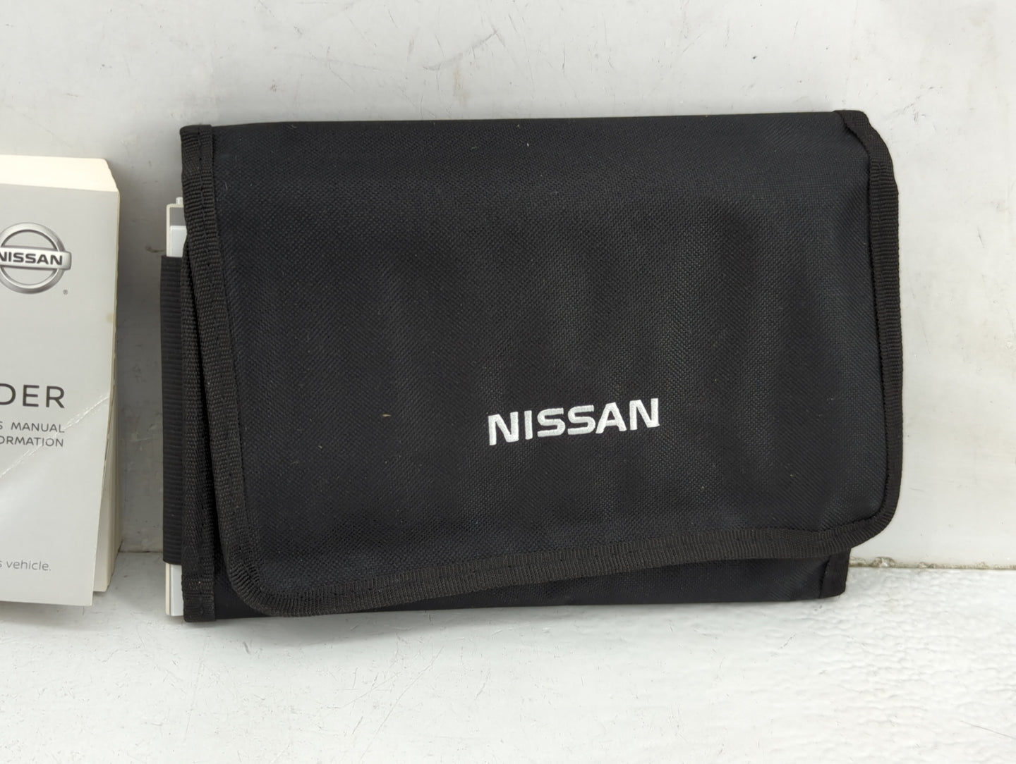 2018 Nissan Pathfinder Owners Manual Book Guide P/N:OM18EA 0R52U0 OEM Used Auto Parts - Oemusedautoparts1.com