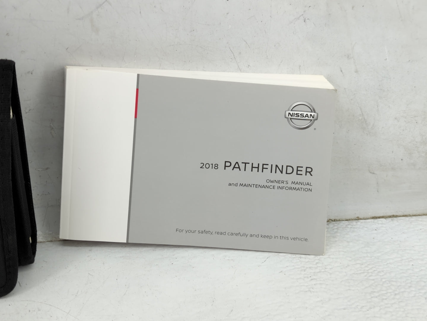 2018 Nissan Pathfinder Owners Manual Book Guide P/N:OM18EA0R52U0 OEM Used Auto Parts - Oemusedautoparts1.com