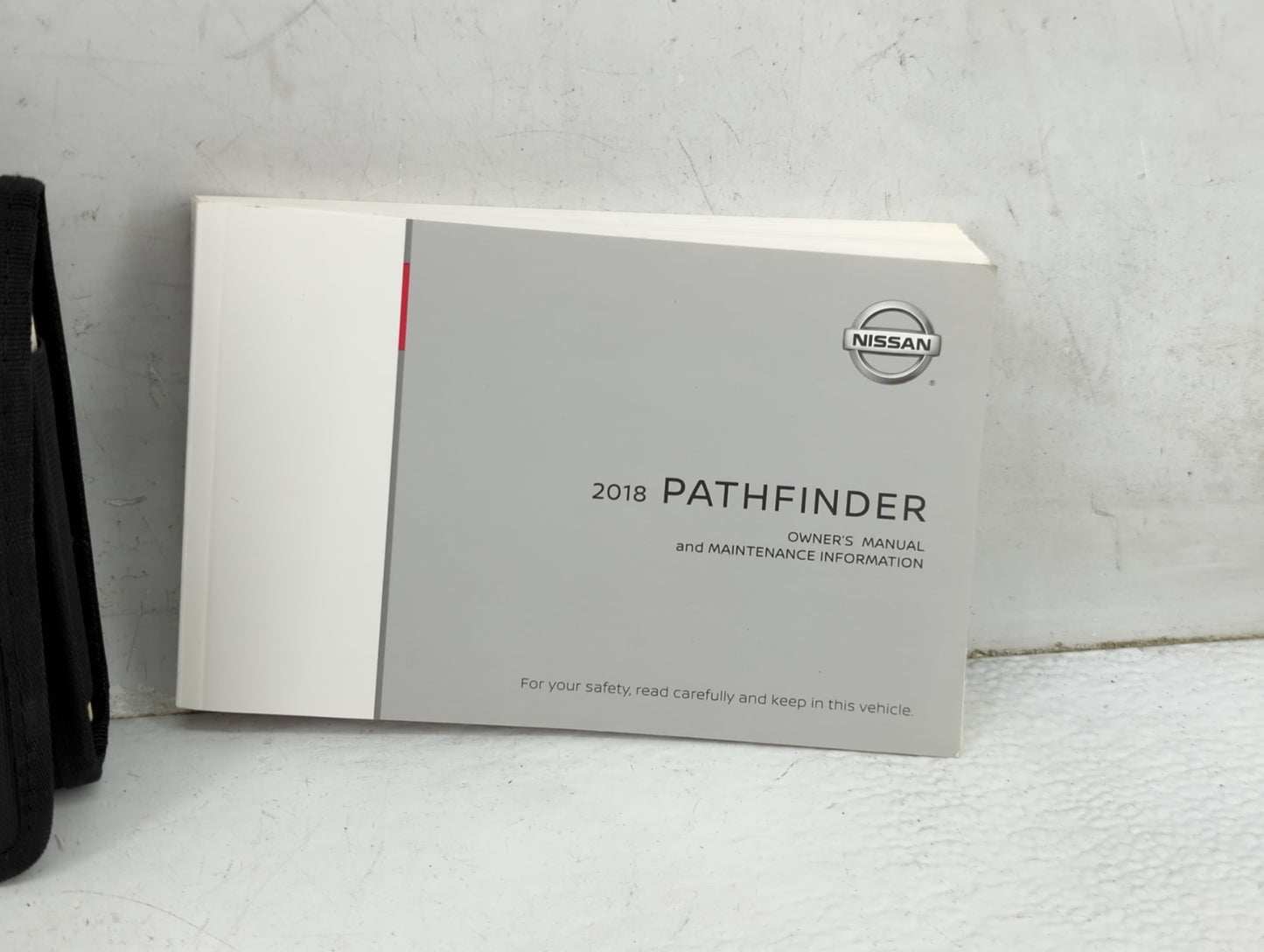 2018 Nissan Pathfinder Owners Manual Book Guide P/N:OM18EA0R52U0 OEM Used Auto Parts - Oemusedautoparts1.com