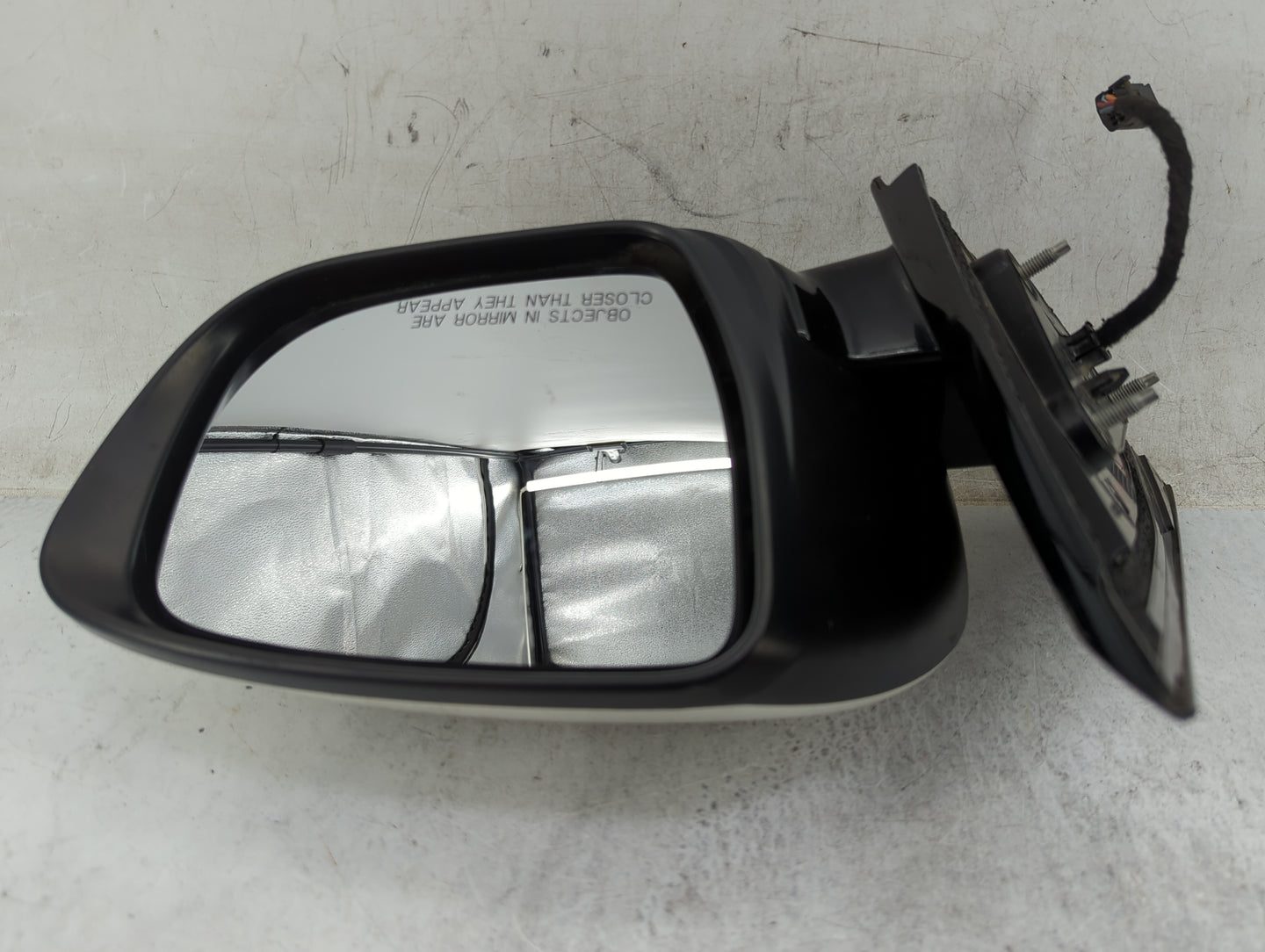 2018-2020 Nissan Pathfinder Passenger Side View Mirror - Right Door Mirror OEM Used - Oemusedautoparts1.com