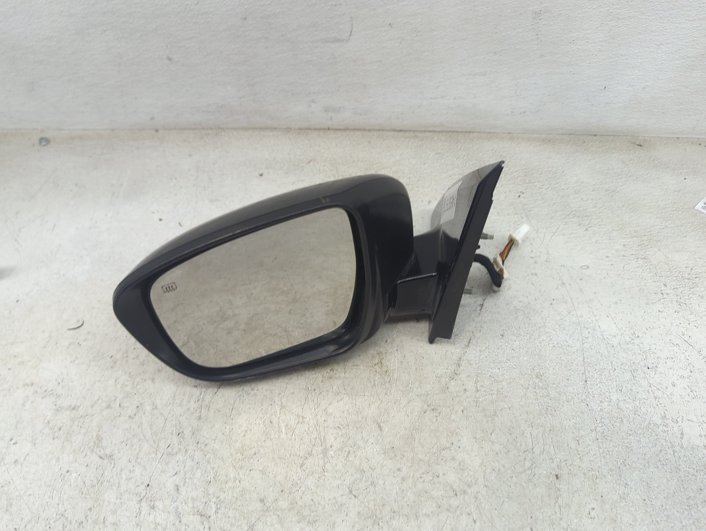 2018-2020 Nissan Pathfinder Driver Side View Mirror - Left Door Mirror OEM Used - Oemusedautoparts1.com