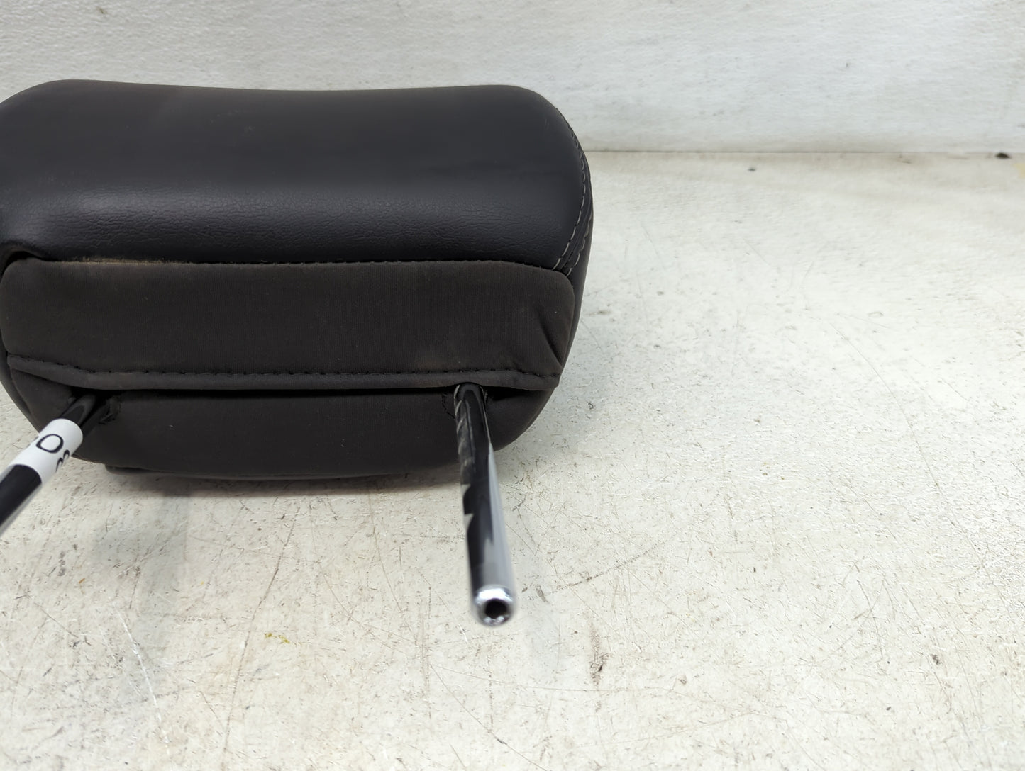 2018 Nissan Pathfinder Headrest Head Rest Front Driver Seat Black - Oemusedautoparts1.com