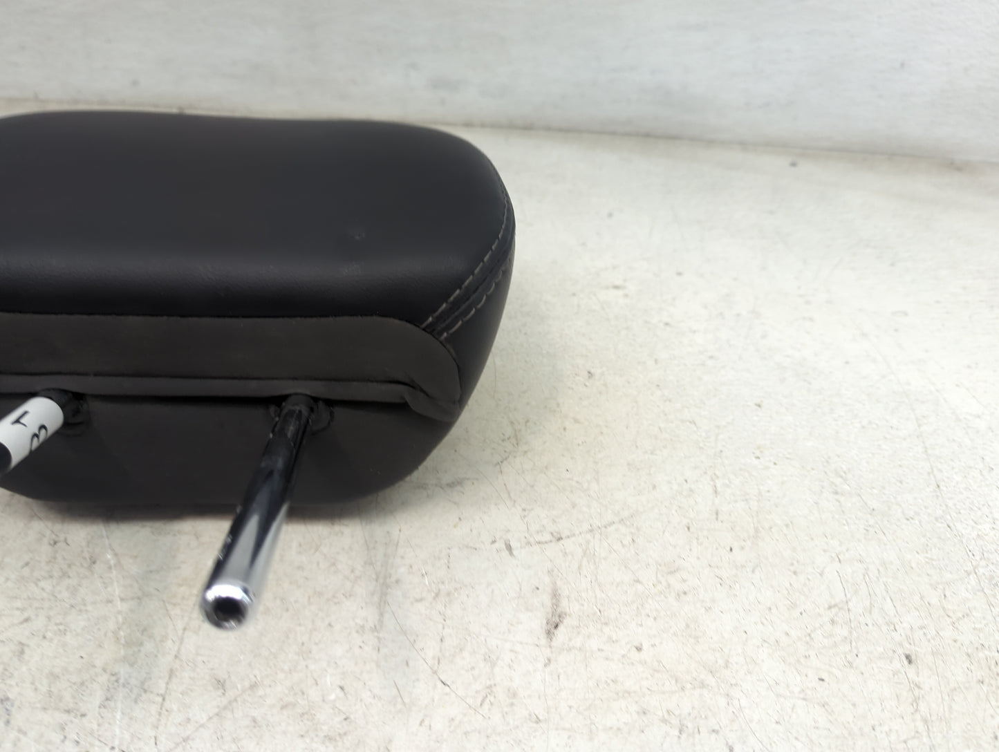2018 Nissan Pathfinder Headrest Head Rest Rear Seat Fits OEM Used Auto Parts - Oemusedautoparts1.com
