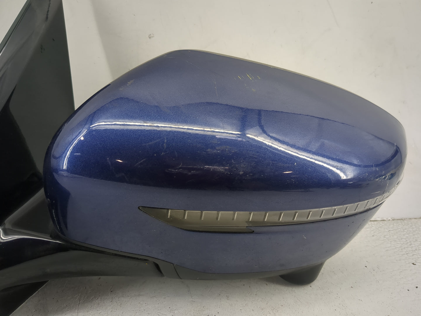 2018-2020 Nissan Pathfinder Driver Side View Mirror - Left Door Mirror OEM Used - Oemusedautoparts1.com