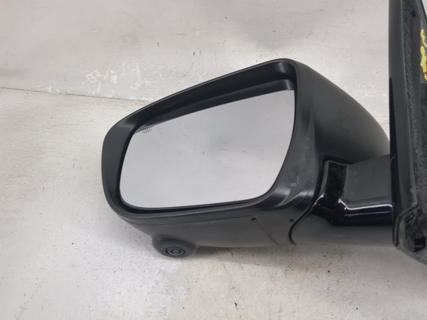 2018-2020 Nissan Pathfinder Driver Side View Mirror - Left Door Mirror OEM Used - Oemusedautoparts1.com