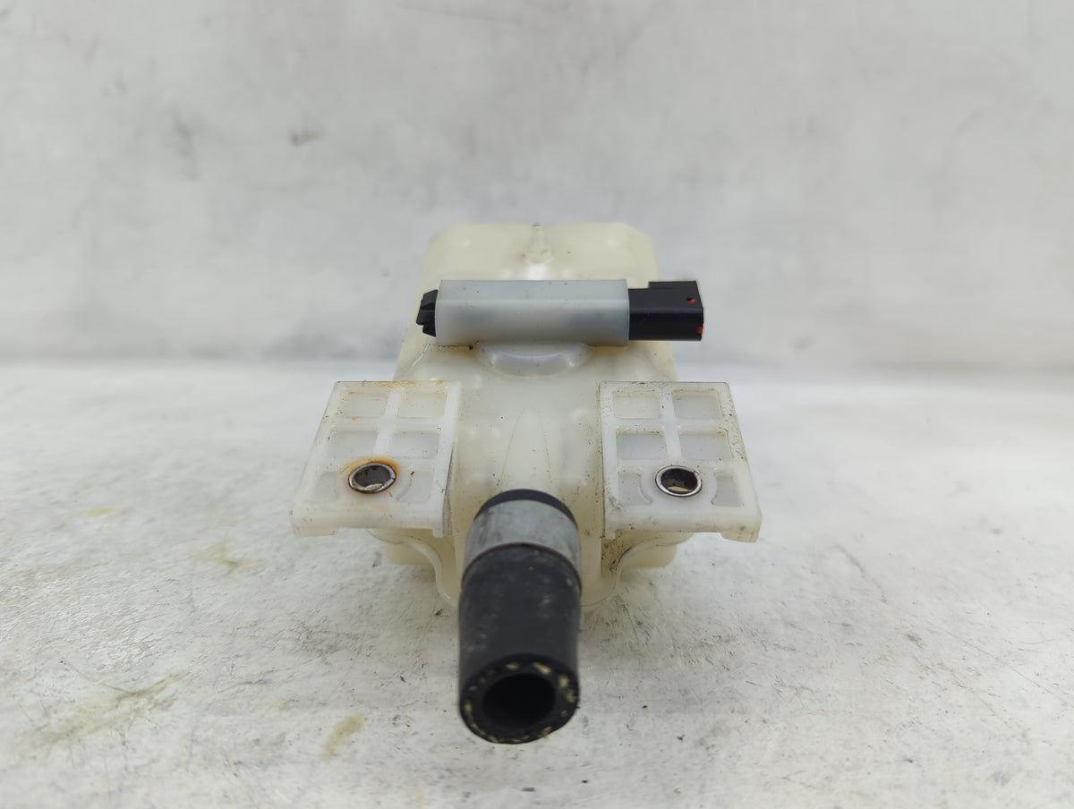 2013-2020 Nissan Pathfinder Brake Master Cylinder 1498911 - Oemusedautoparts1.com