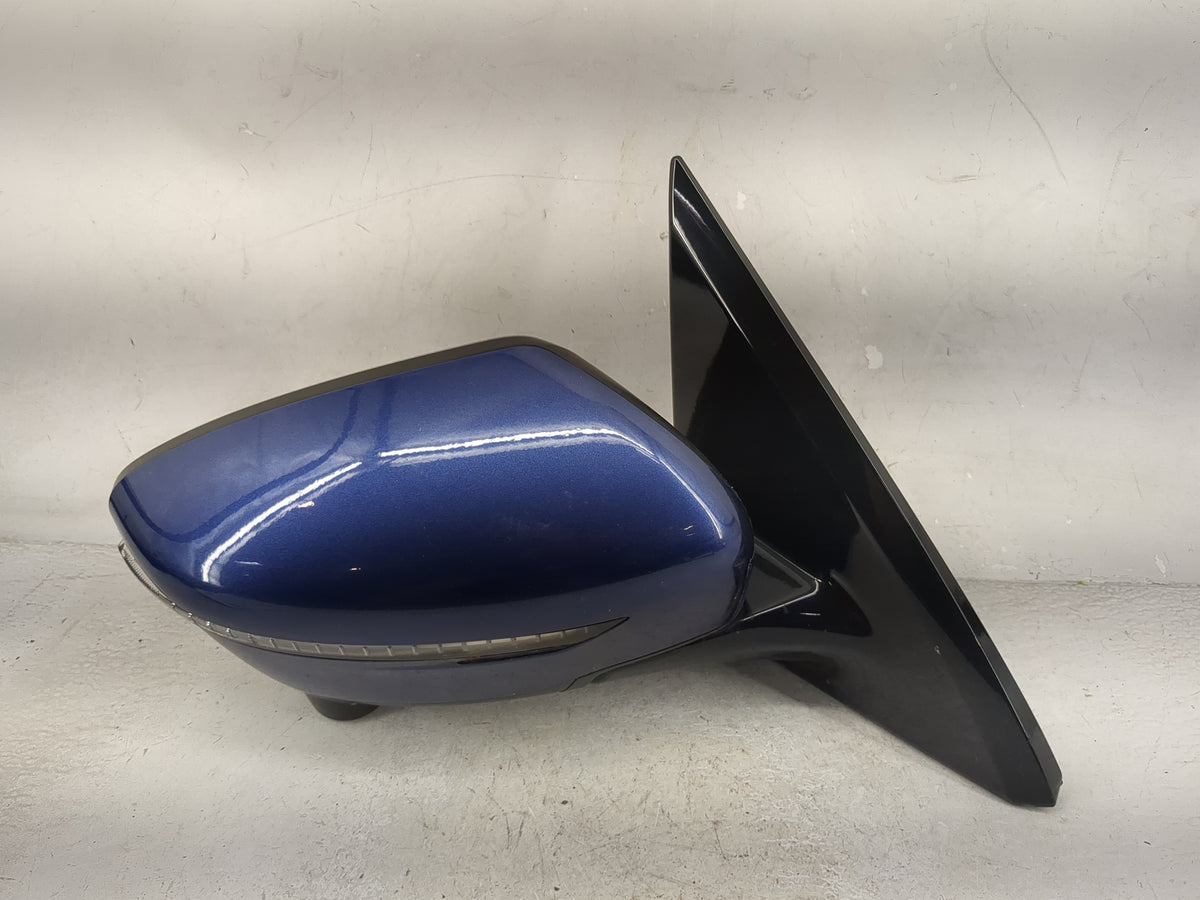 2018-2020 Nissan Pathfinder Passenger Side View Mirror - Right Door Mirror OEM Used - Oemusedautoparts1.com