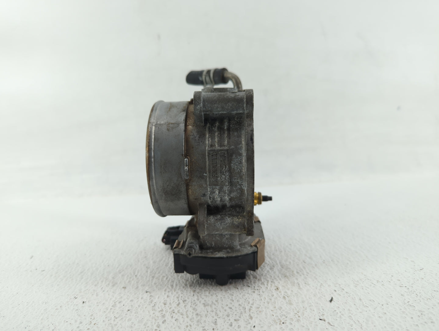 2017-2020 Nissan Pathfinder Throttle Body Fits Fits 2016 2017 2018 2019 2020 OEM Used Auto Parts - Oemusedautoparts1.com
