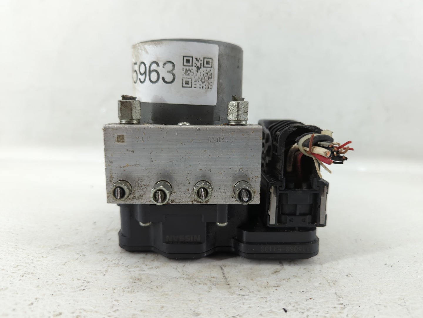 2018-2020 Nissan Pathfinder ABS Pump Control Module Replacement P/N:116030-51100 Fits Fits 2018 2019 2020 OEM Used Auto Part