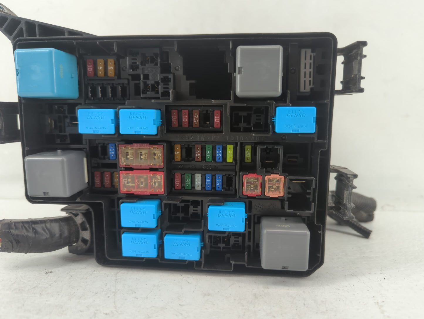 2015-2022 Nissan Pathfinder Fusebox Fuse Box Panel Relay Module P/N:82662-78151 Fits Fits 2015 2016 2017 2018 2019 2020 2022