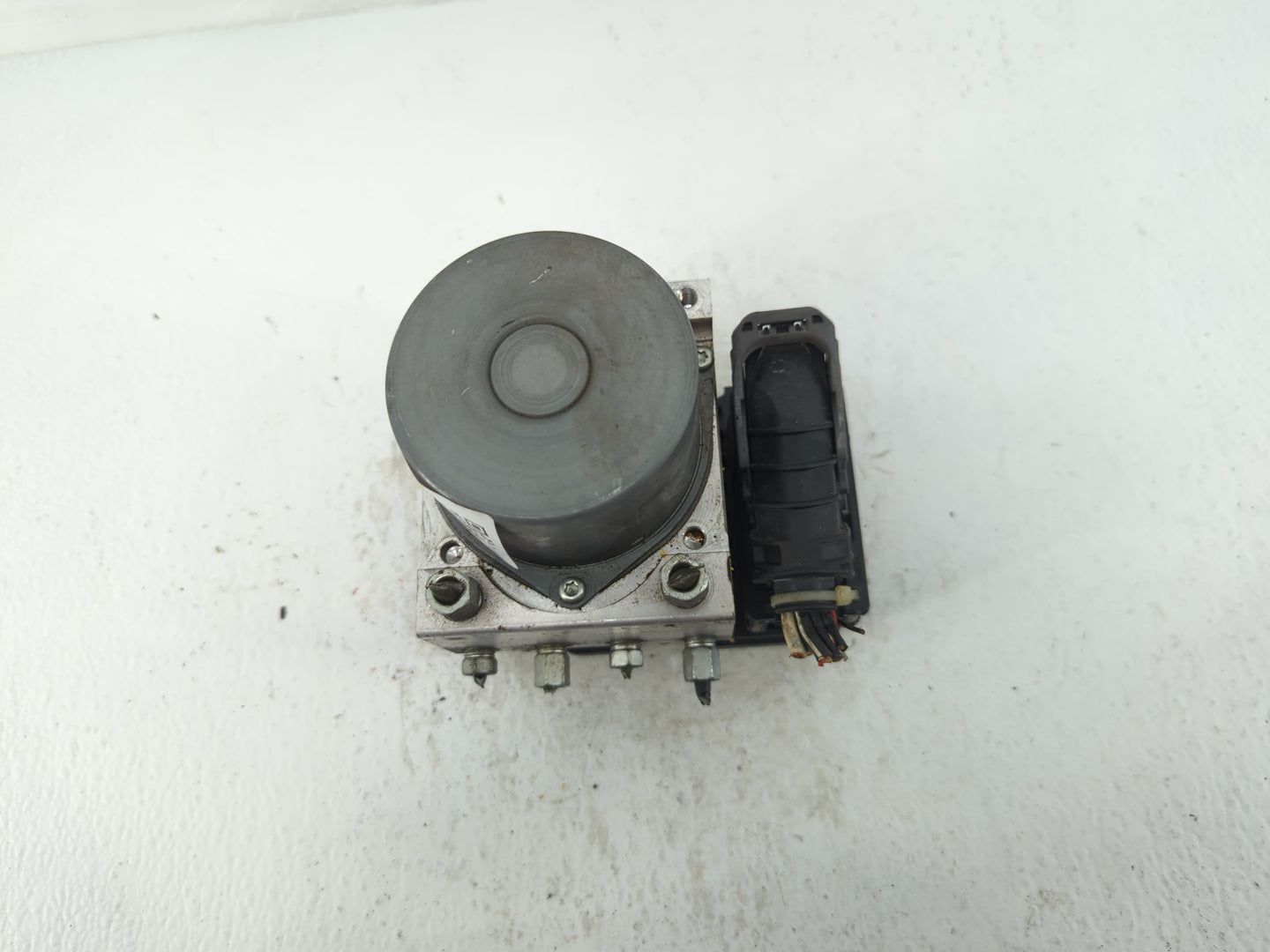 2018-2020 Nissan Pathfinder ABS Pump Control Module Replacement P/N:47660 9PP1B Fits Fits 2018 2019 2020 OEM Used Auto Parts