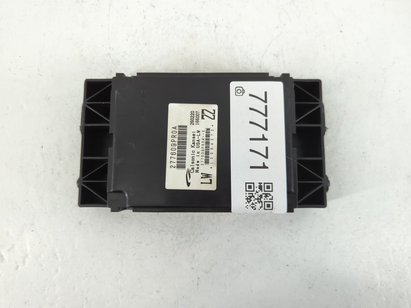 2017-2020 Nissan Pathfinder Radio AM FM Cd Player Receiver Replacement P/N:277609PR0A Fits Fits 2017 2018 2019 2020 OEM Used